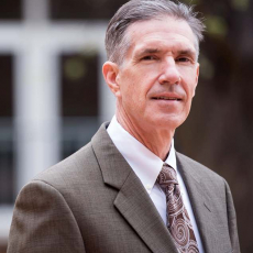 Portraitfoto von Warren Hunt