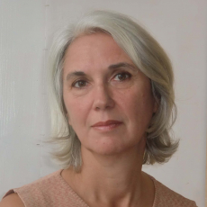 Portraitfoto von Karin Harather